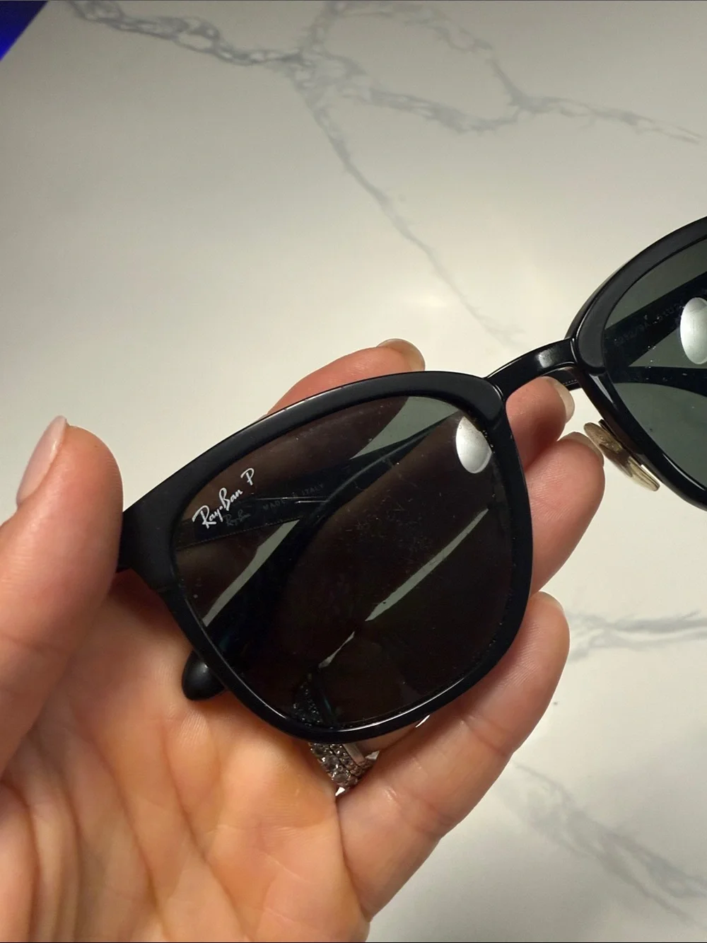 Ray-Ban Black Polarized Men's Sunglasses - Classic Wayfarer Style
